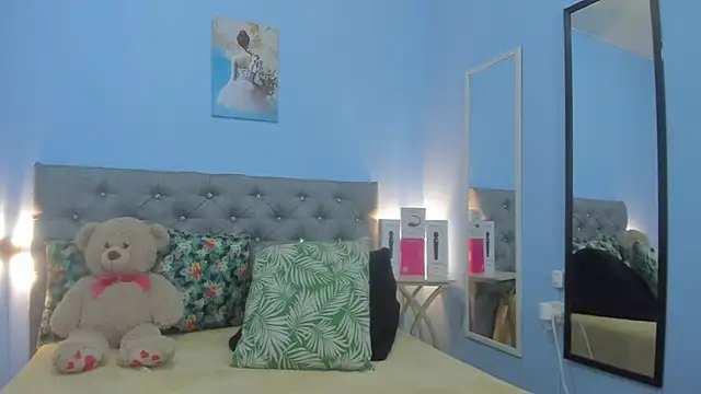 neferet opal online show from October 29, 2025, 12:20 am