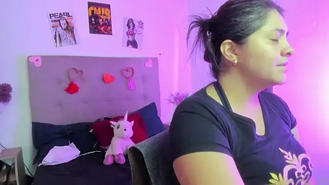 TifanyAmazinng online show from February 13, 2026, 12:27 pm