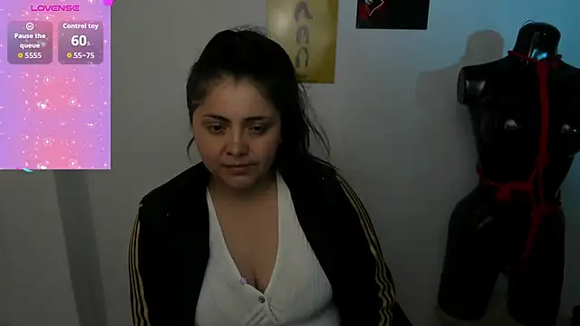 TifanyAmazinng online show from September 25, 2025, 12:11 pm