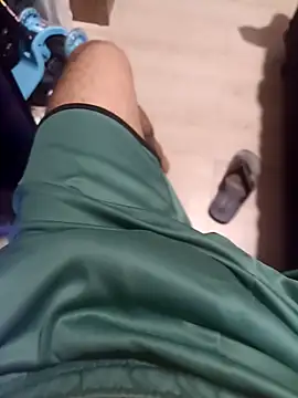 comobucetinhas online show from December 18, 2025, 7:29 pm