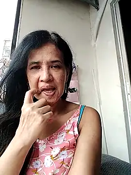 Prettysweetmum online show from September 27, 2025, 5:13 am