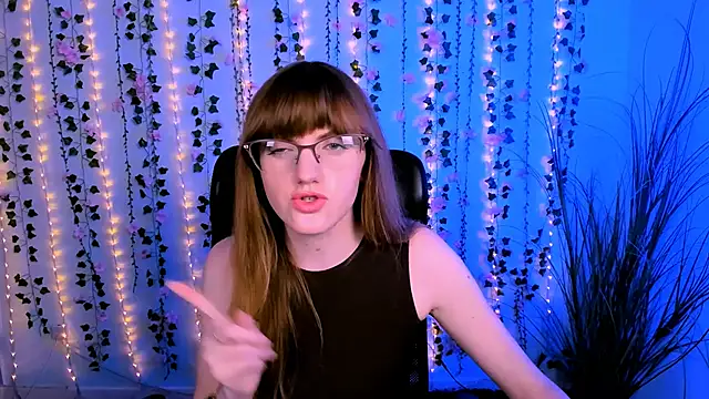 ava mystic  online show from October 13, 2025, 9:05 pm