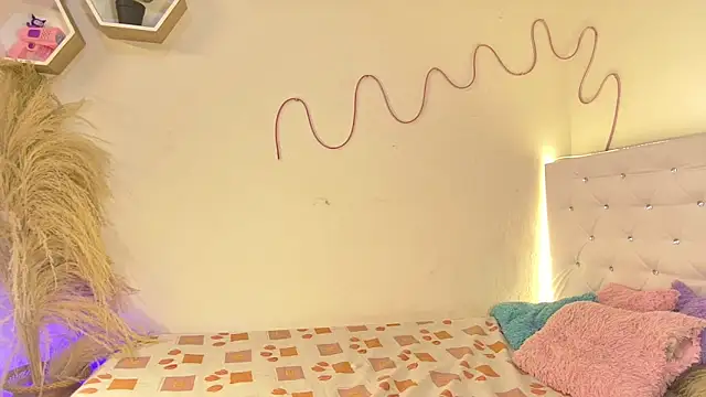 tatixxxvega online show from November 15, 2025, 8:35 pm