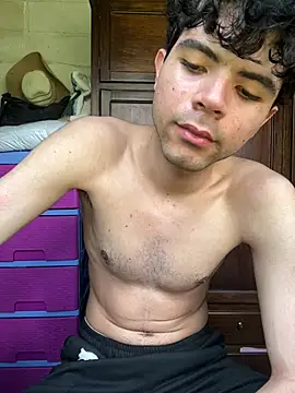 Snapshot of Axel-Mejia chatting on July 14, 2026, 3:40 pm Axel-Mejia online show from July 14, 2026, 3:40 pm