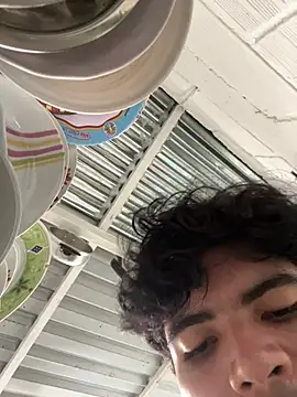 Axel-Mejia online show from April 17, 2026, 8:33 pm