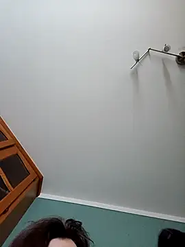 Snapshot of Teufel-in-weiss chatting on March 4, 2026, 7:27 am Teufel-in-weiss online show from March 4, 2026, 7:27 am