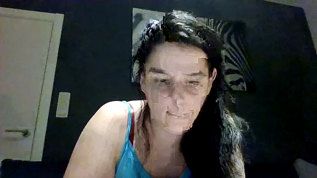 hottyFcup online show from November 20, 2025, 7:47 pm