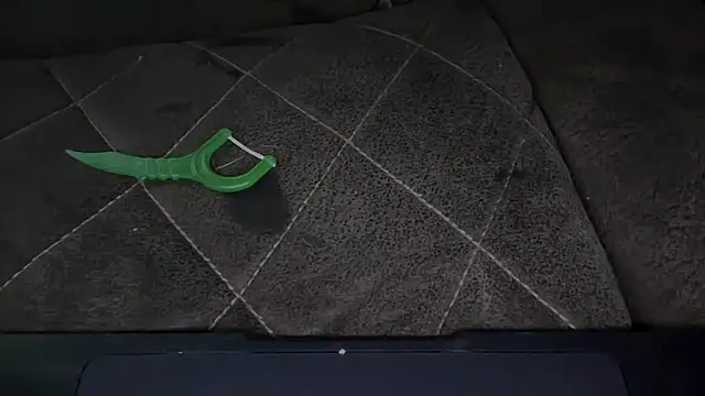 Snapshot of VeeJay48826 chatting on September 11, 2025, 10:37 am VeeJay48826 online show from September 11, 2025, 10:37 am