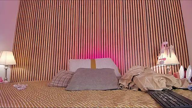 keeyla stone online show from November 16, 2025, 9:41 pm