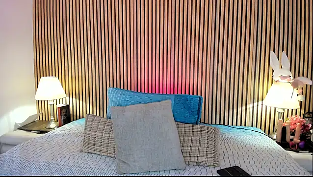 keeyla stone online show from February 4, 2026, 9:43 pm