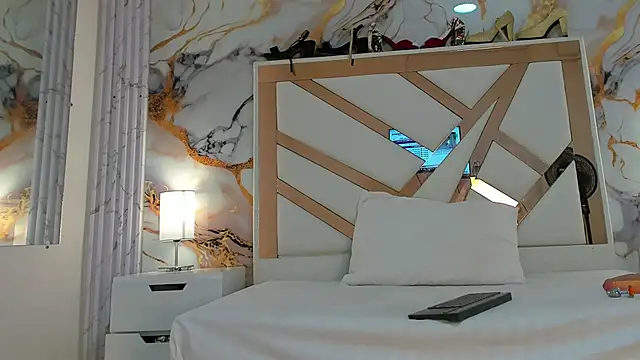 VanessaHard as online show from October 10, 2025, 7:58 pm