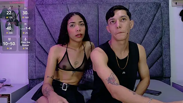 ZafiroAndFlynn online show from April 17, 2026, 1:52 am