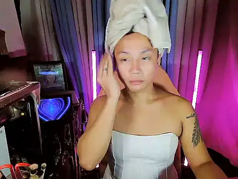 YourNikkieXxx online show from June 12, 2026, 3:21 pm