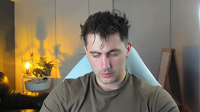 Snapshot of Oscar_Miller_ chatting on October 18, 2025, 9:39 pm Oscar Miller online show from October 18, 2025, 9:39 pm