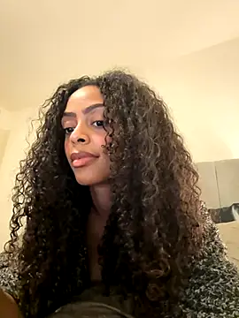 yasmingarcia online show from November 3, 2025, 12:31 pm