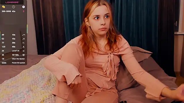 VedaSchulz online show from September 9, 2025, 6:17 pm