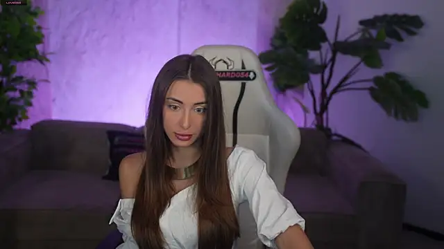 Luna secretgirl online show from June 25, 2026, 7:46 am
