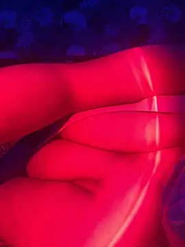 Blushy Berry online show from October 30, 2025, 6:49 pm