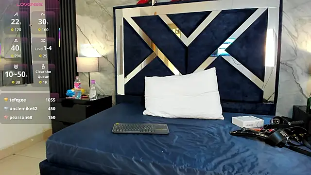 VioletRose as online show from October 24, 2025, 7:40 am