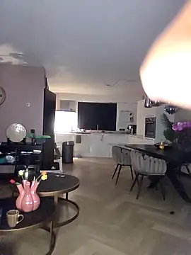 Melody1600 online show from April 8, 2026, 8:54 pm