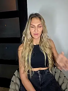 Melody1600 online show from December 2, 2025, 9:05 pm