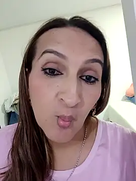 Snapshot of alanastones-19 chatting on September 14, 2025, 4:35 am alanastones-19 online show from September 14, 2025, 4:35 am