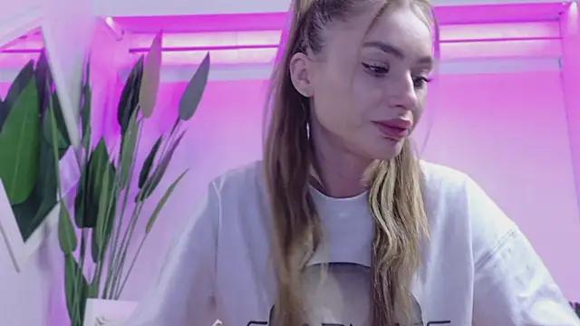 Snapshot of KaseyQuinn_ chatting on April 30, 2026, 11:42 pm KaseyQuinn online show from April 30, 2026, 11:42 pm