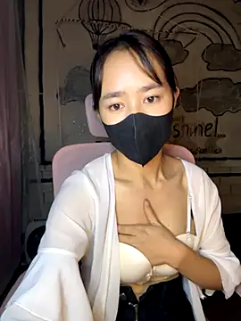 TiNa 04 online show from November 13, 2025, 10:52 am