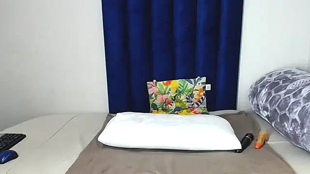 Snapshot of Pinkdollyg chatting on November 24, 2025, 8:53 pm Pinkdollyg online show from November 24, 2025, 8:53 pm