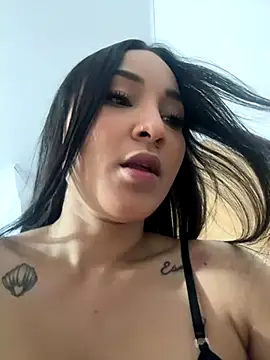 Snapshot of ReinaChloe chatting on September 21, 2025, 2:55 pm ReinaChloe online show from September 21, 2025, 2:55 pm