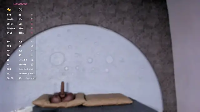 ReinaChloe online show from April 3, 2026, 4:24 pm