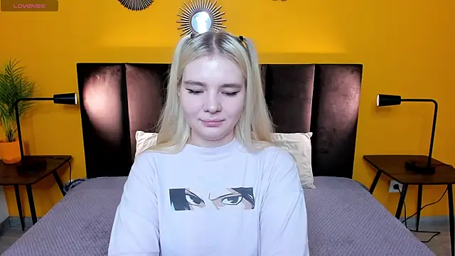 RuthBryant online show from November 5, 2025, 1:09 am