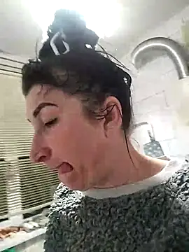 Snapshot of Funny_Karina chatting on February 24, 2026, 10:32 pm Funny Karina online show from February 24, 2026, 10:32 pm