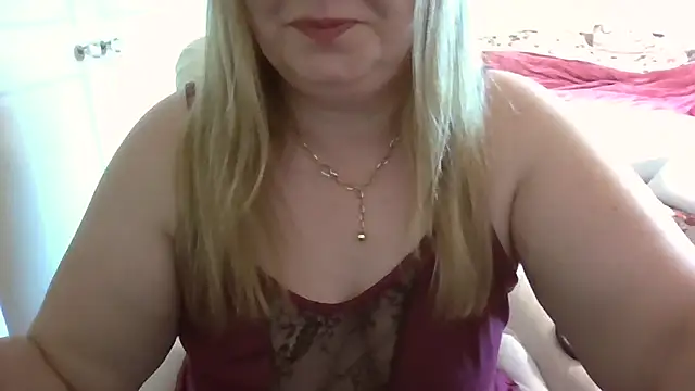 Snapshot of arianamodel4you chatting on September 17, 2025, 5:37 pm arianamodel4you online show from September 17, 2025, 5:37 pm