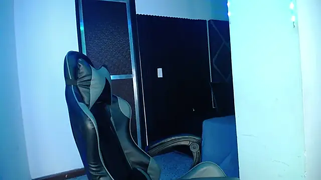 Lucy-23 online show from November 6, 2025, 11:20 pm