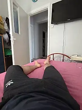horny-dronah online show from June 5, 2026, 11:16 am