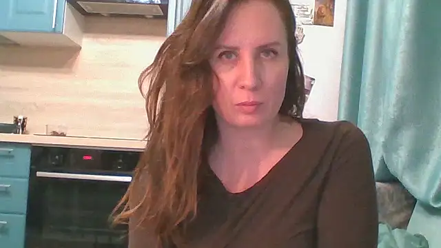 ALICAINWONDERLAND online show from April 2, 2026, 5:52 pm