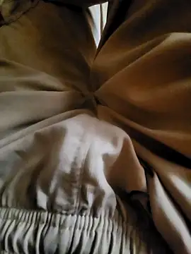 coupleyug online show from September 17, 2025, 9:11 am