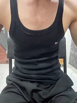 coupleyug online show from March 28, 2026, 3:35 pm