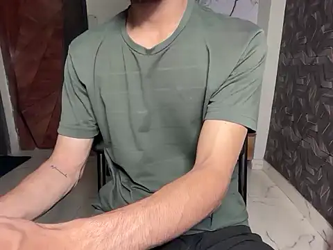 coupleyug online show from March 19, 2026, 12:49 pm