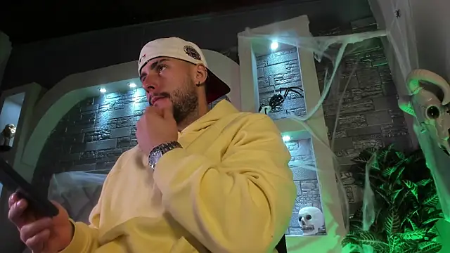 dominic de luca online show from October 24, 2025, 1:48 am