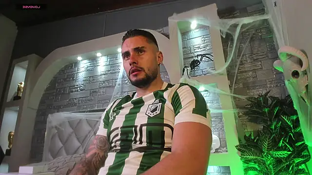 dominic de luca online show from October 27, 2025, 2:23 am