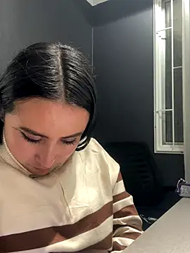 Snapshot of Venus_Rivers chatting on October 4, 2025, 1:40 am Venus Rivers online show from October 4, 2025, 1:40 am