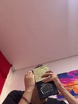 Snapshot of larsonbeverly chatting on March 12, 2026, 7:40 pm larsonbeverly online show from March 12, 2026, 7:40 pm