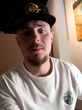 Snapshot of youngblondetwink chatting on February 14, 2026, 5:40 am youngblondetwink online show from February 14, 2026, 5:40 am