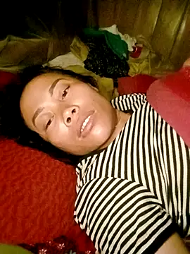 CoMay003 online show from April 14, 2026, 9:42 pm