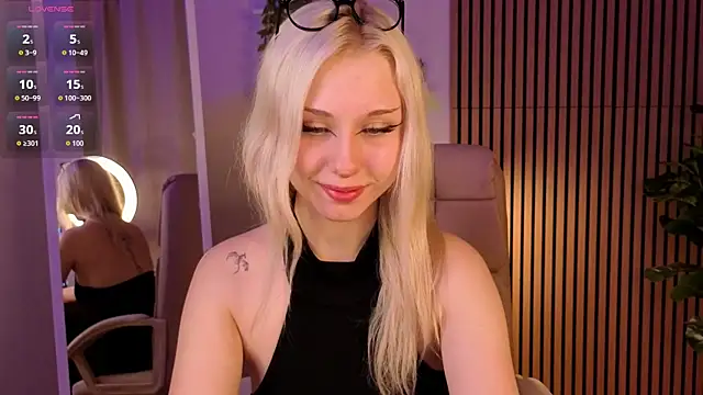 CatEyePro online show from March 4, 2026, 1:46 am