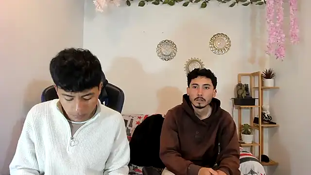 Snapshot of sebas_boys577 chatting on October 10, 2025, 1:23 pm sebas boys577 online show from October 10, 2025, 1:23 pm