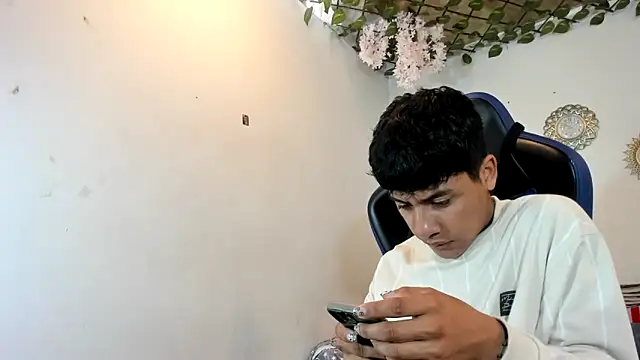 Snapshot of sebas_boys577 chatting on October 20, 2025, 1:22 pm sebas boys577 online show from October 20, 2025, 1:22 pm