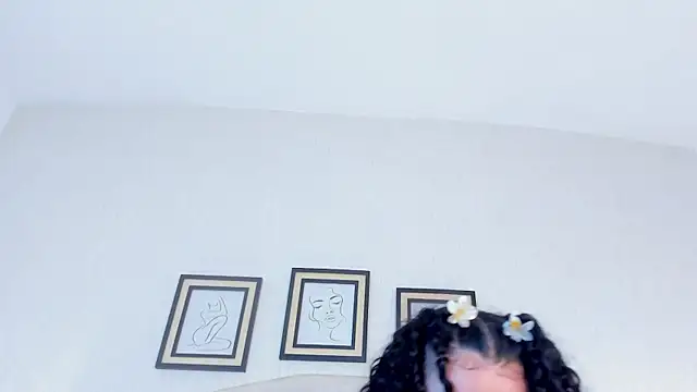 cristhi esterling online show from October 30, 2025, 12:14 pm